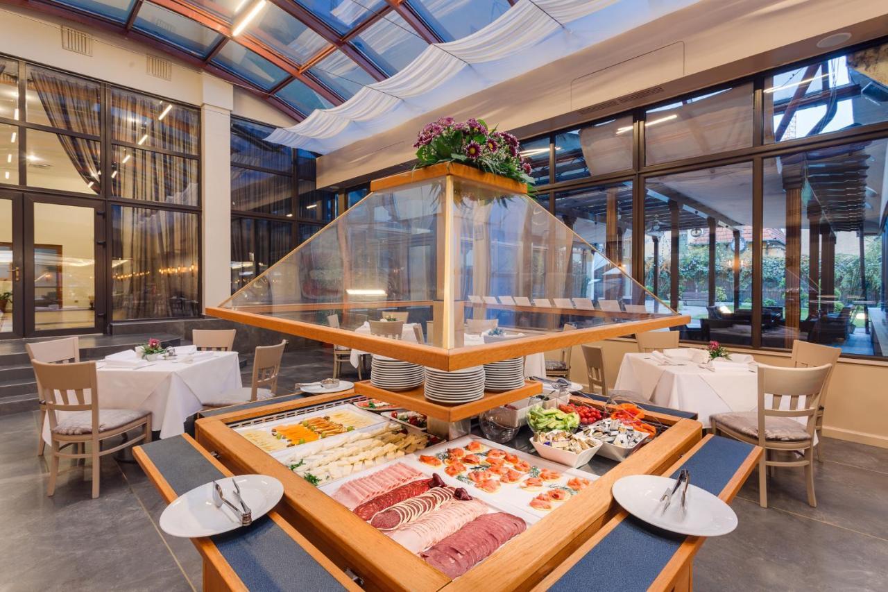 歌剧院广场酒店 克卢日-纳波卡 外观 照片